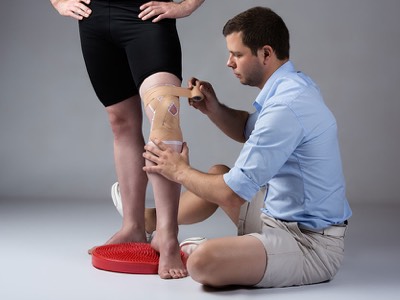 Knee pain treatment @ Well Health Pro
